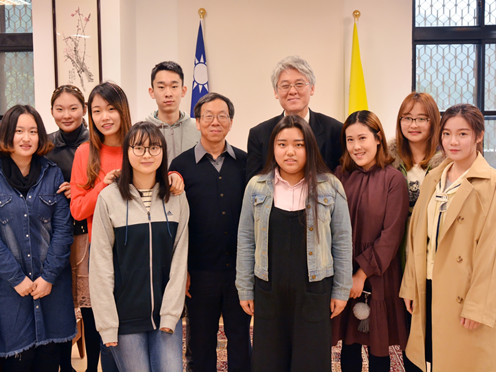 高柏園校長接見大陸姊妹校交換生