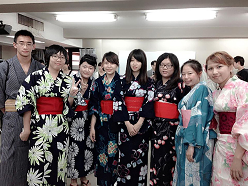 資管系許琇淳-外文系何若瑀