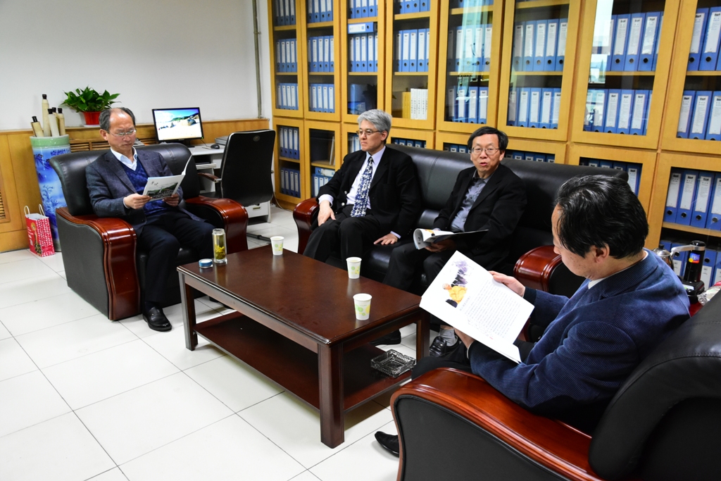 高校長一行4月5日前往臨汾市山西師範大學參訪，由車文明副校長接待。