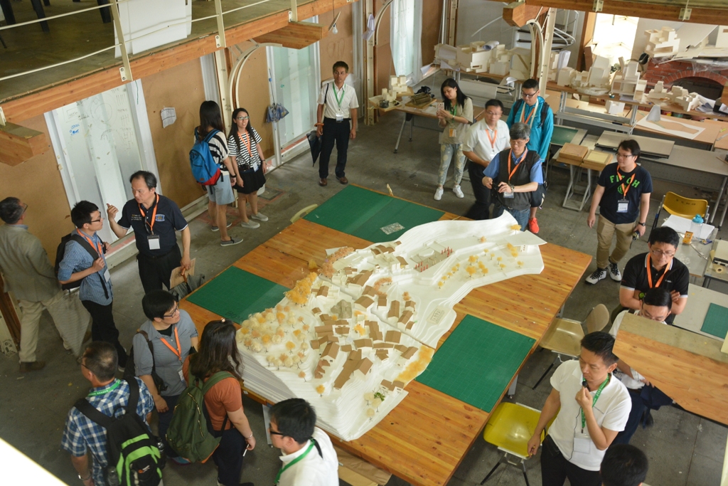 香港佛教聯合會會屬中學及友校台灣參訪團貴賓參觀建築學系。