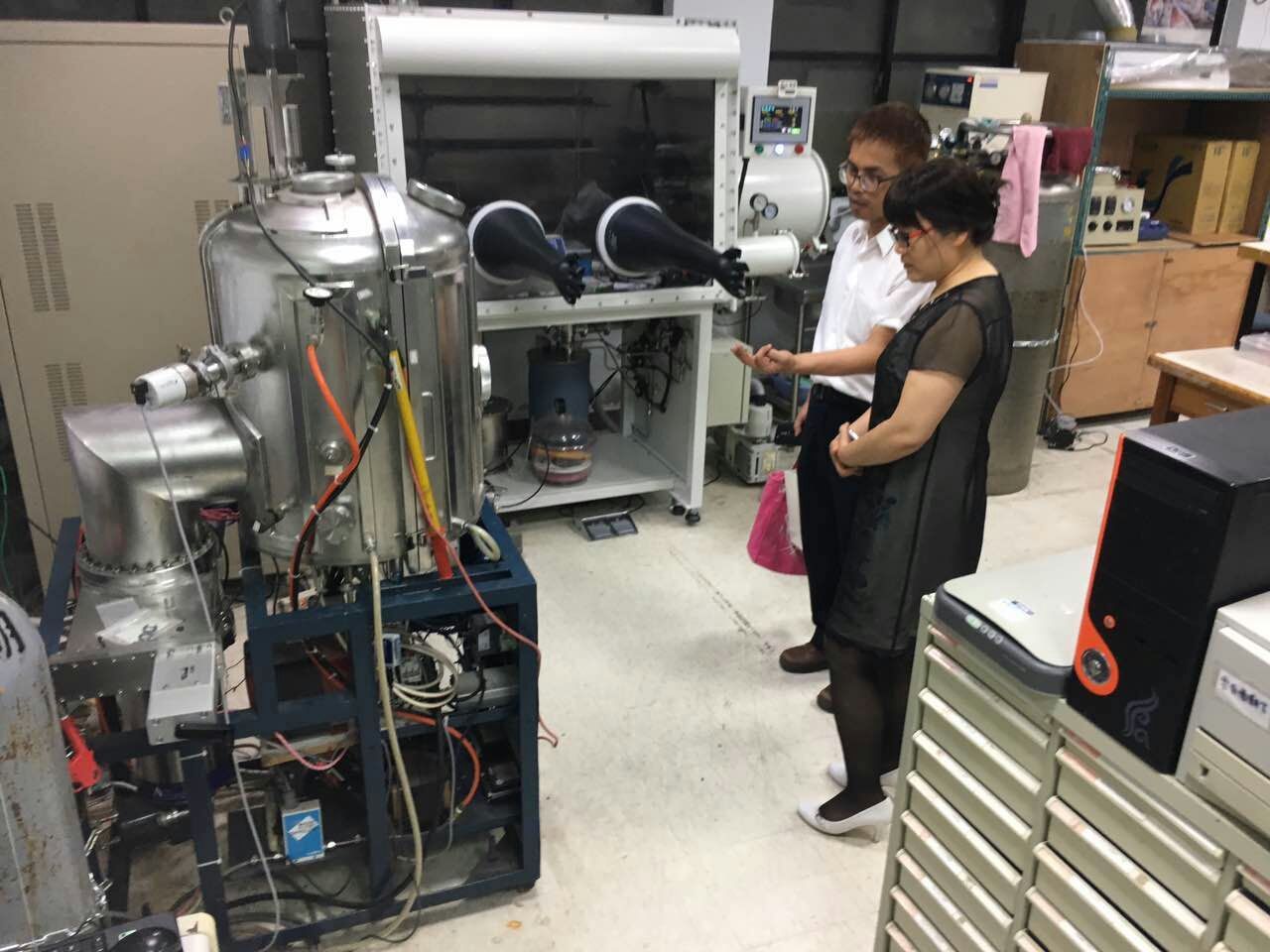 參觀電子工程學系實驗室。