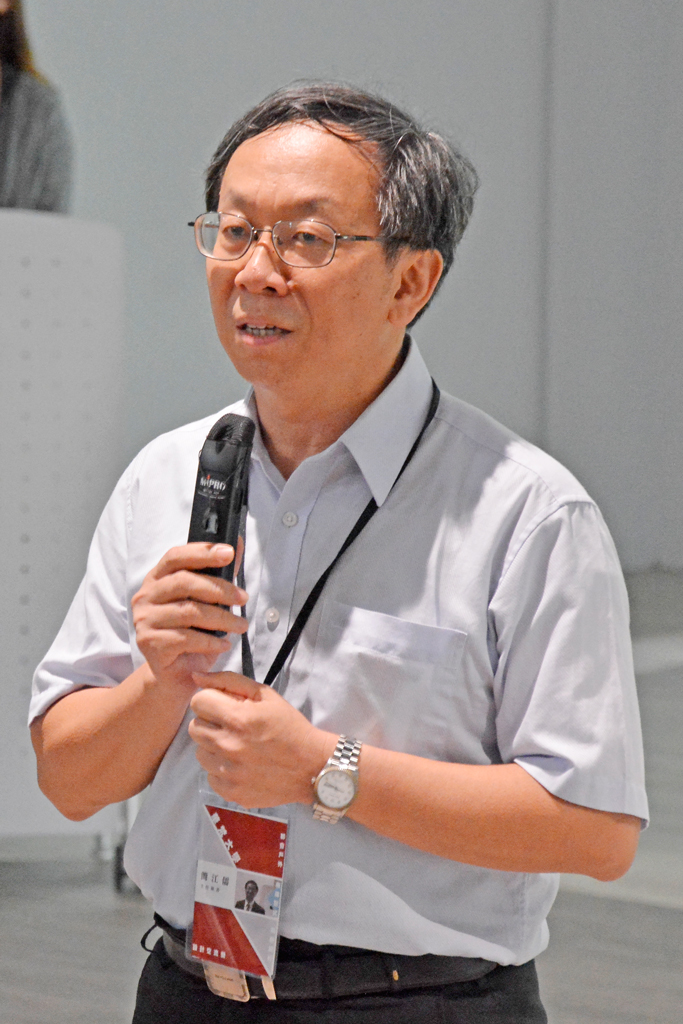 簡江儒主任秘書致詞。