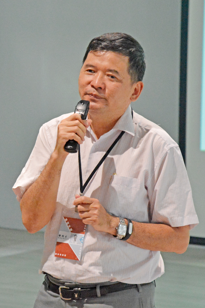 工業設計學系陳致正主任致詞。