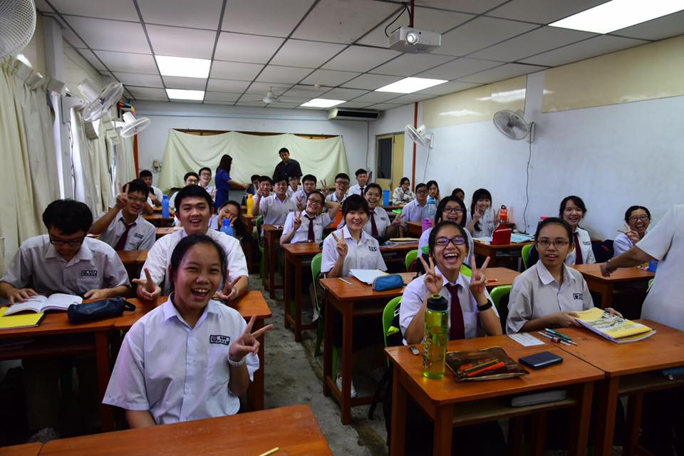 金敏玲副教授一行拜訪古晉中華第三中學,進行高三升學講座。