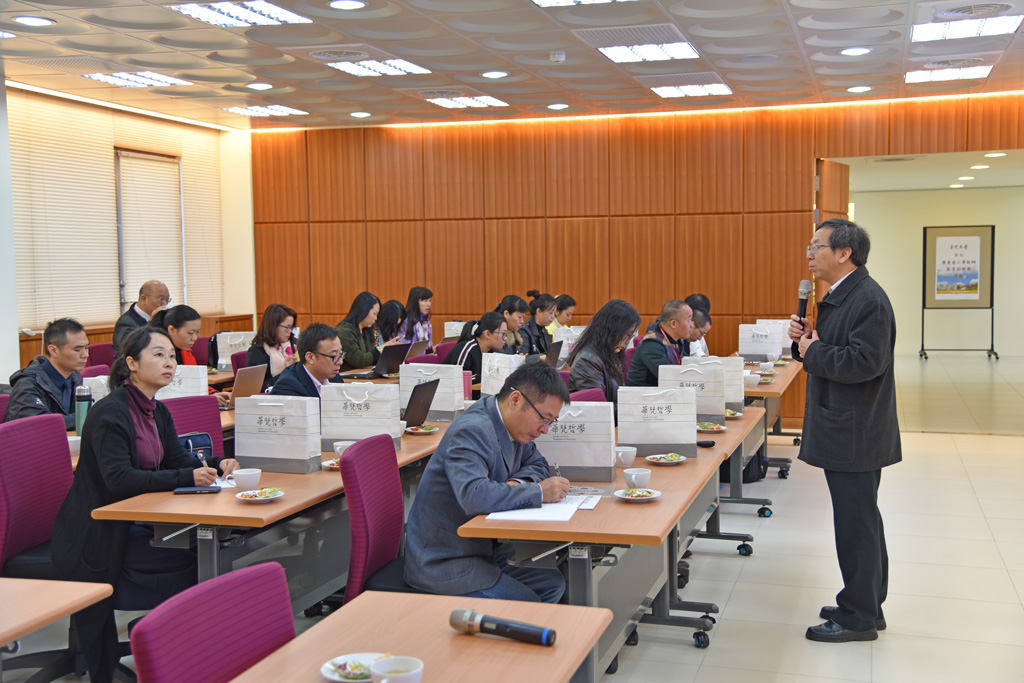 簡江儒主任秘書簡介學校創辦人曉雲導師及辦學理念。