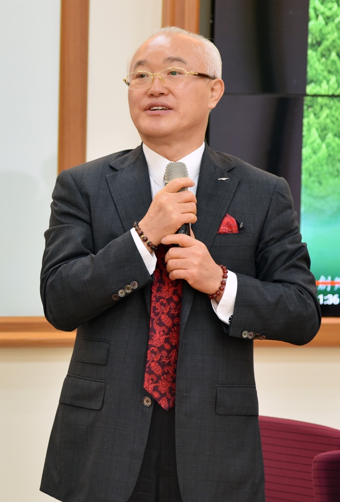 韓國鉅鵬集團會長白茸基博士致詞