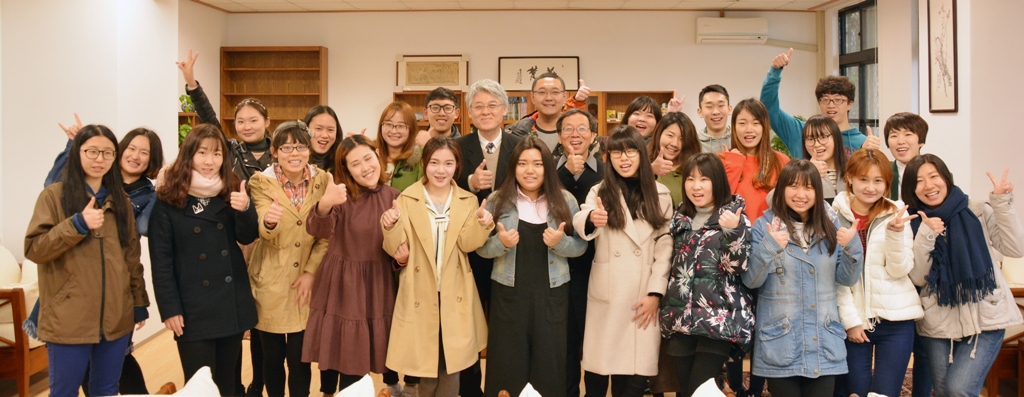 柏園校長及簡江儒主任秘書特別接見來自大陸地區姊妹校交換生，共24人