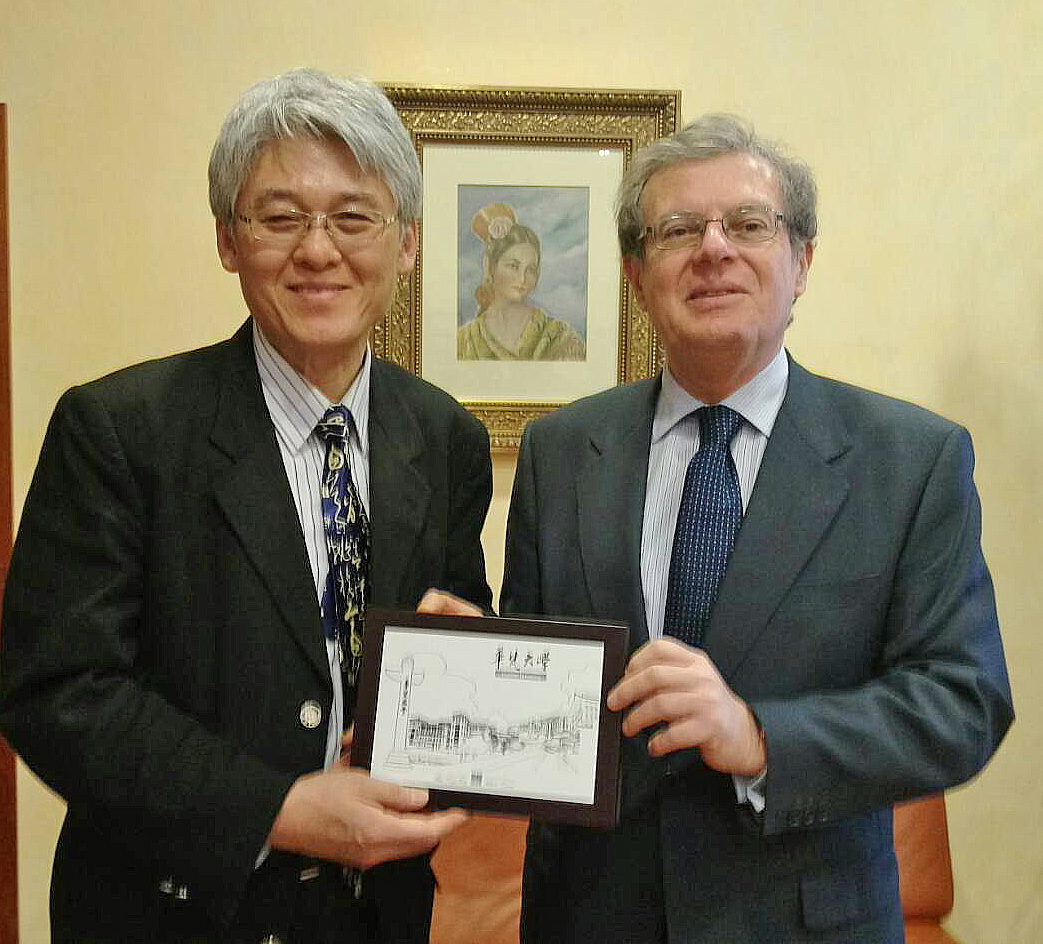 高柏園校長(左)拜會UCLM皇城總校區Miguel Angel Collado Yurrita 校長(右)留影合照