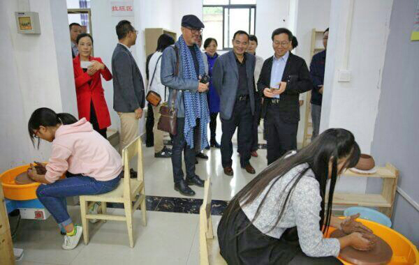 簡江儒主任秘書一行參訪美術學院。