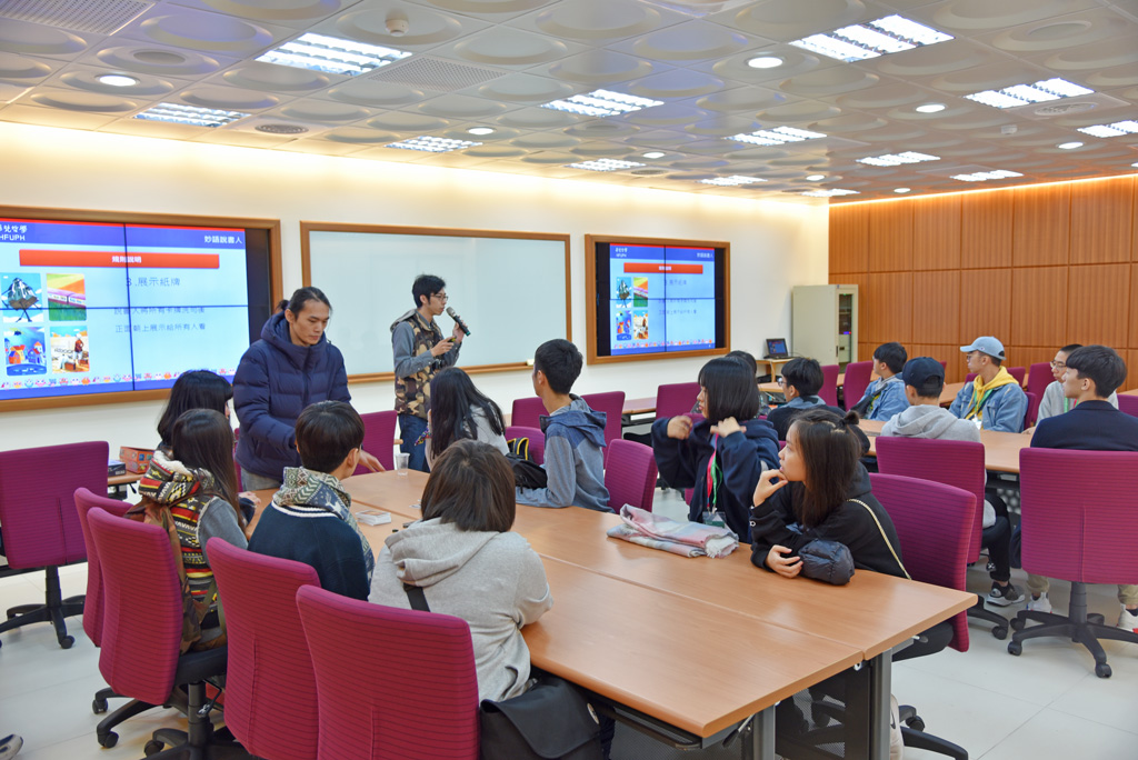 哲學系呂健吉主任教授「桌遊課程」。