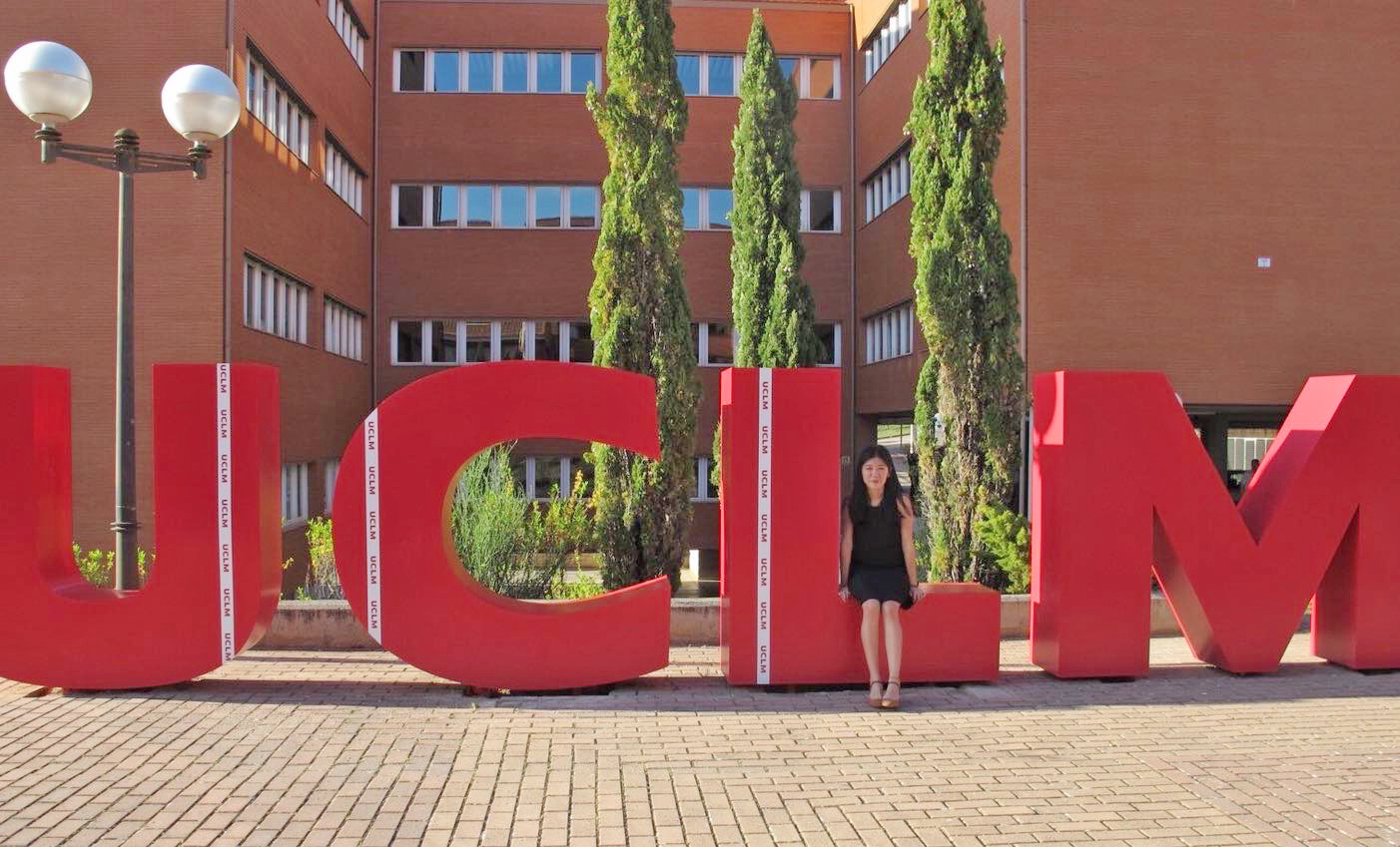 美術與文創學系碩士班二年級張庭瑜，於106年9月赴UCLM攻讀碩士學位，在10個月努力研習及專注論文寫作下，於107年6月12日順利通過該校論文口試，獲得該校碩士學位。