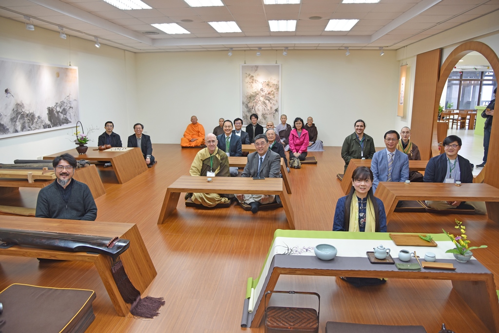 與會師長及貴賓們在月明軒合影