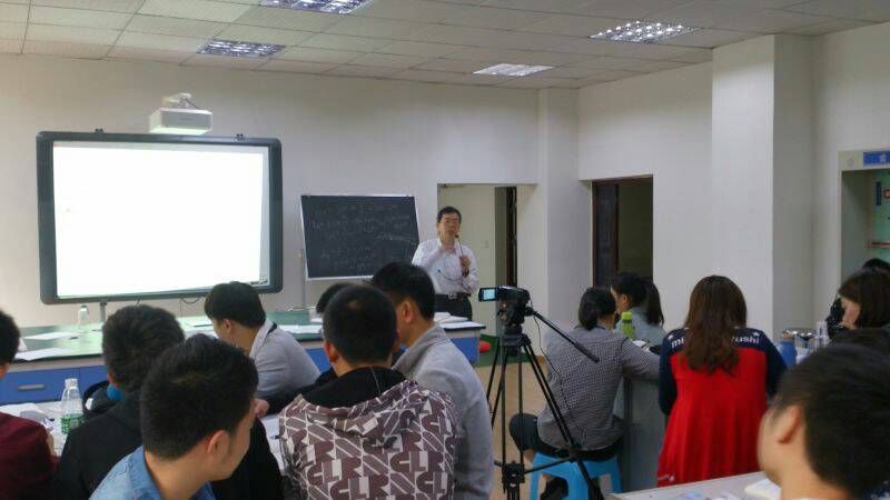 機電工程學系羅勝益教授至姊妹校宜賓學院教授為期三週的「機械原理與實習」上課,深獲好評。