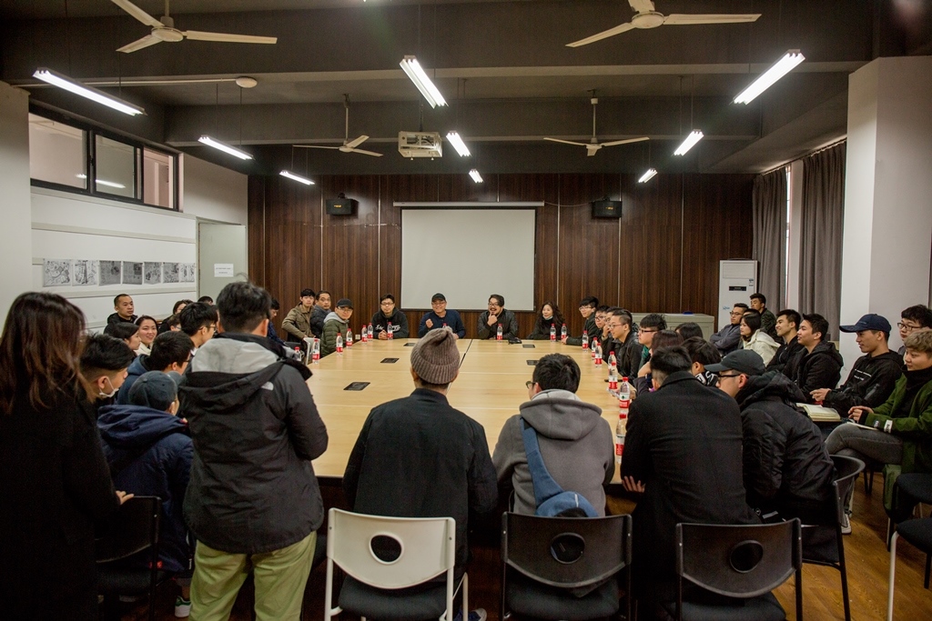 湖北美術學院主動邀請華梵師生前往該校參觀,並表達日後共同舉辦設計交流營隊的強烈意願。