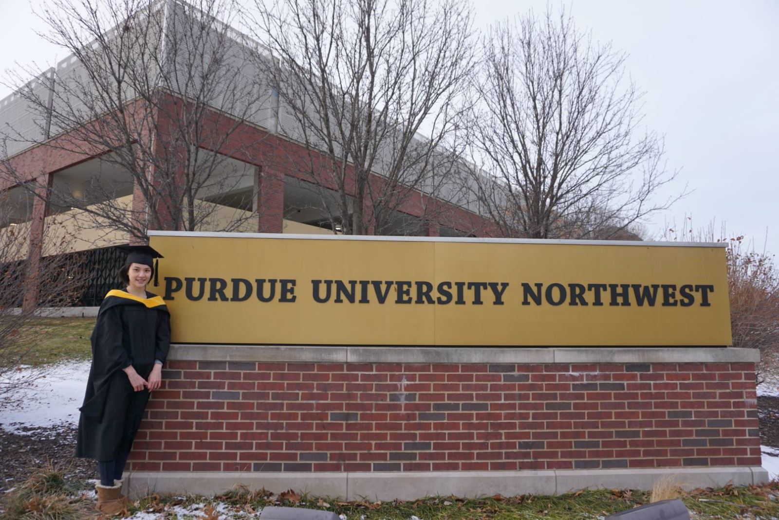 工業工程與經營資訊學系夏安伶校友於2017年底獲得該校機械碩士學位,也是本校第一位依據3+1+1協議獲得學位之同學。