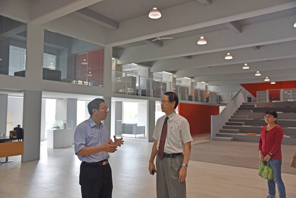 參觀創新實作中心