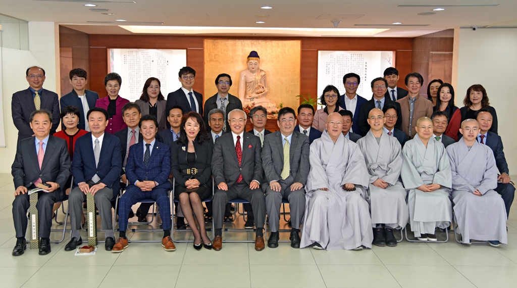 過此次交流,使本校與韓國企業界及學界之關係更趨密切,留下與會貴賓珍貴合影