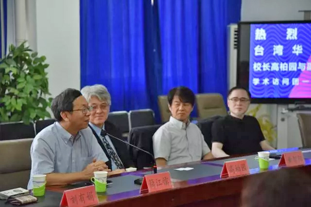 簡江儒主任秘書致詞。